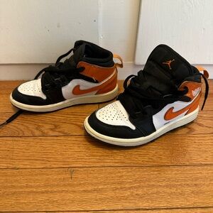 Kids Jordan Mid High-Top Sneakers - Black White Orange 11C